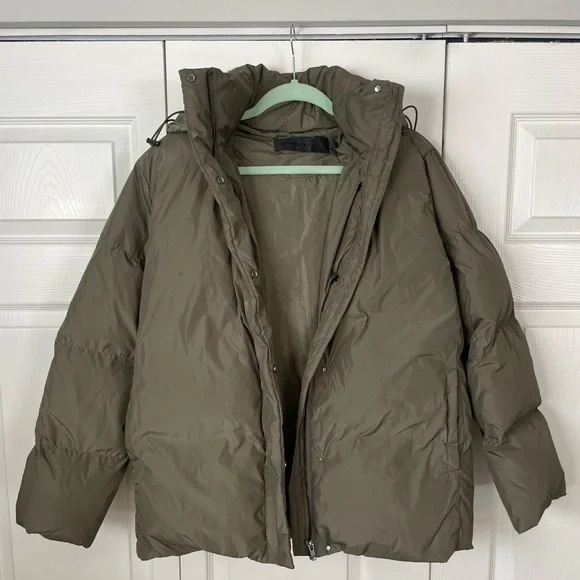 Jenni Kayne Jackets & Blazers - Jenni Kayne Khaki Puffer Jacket